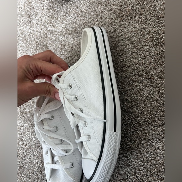Converse slip on sneakers - Picture 1 of 8